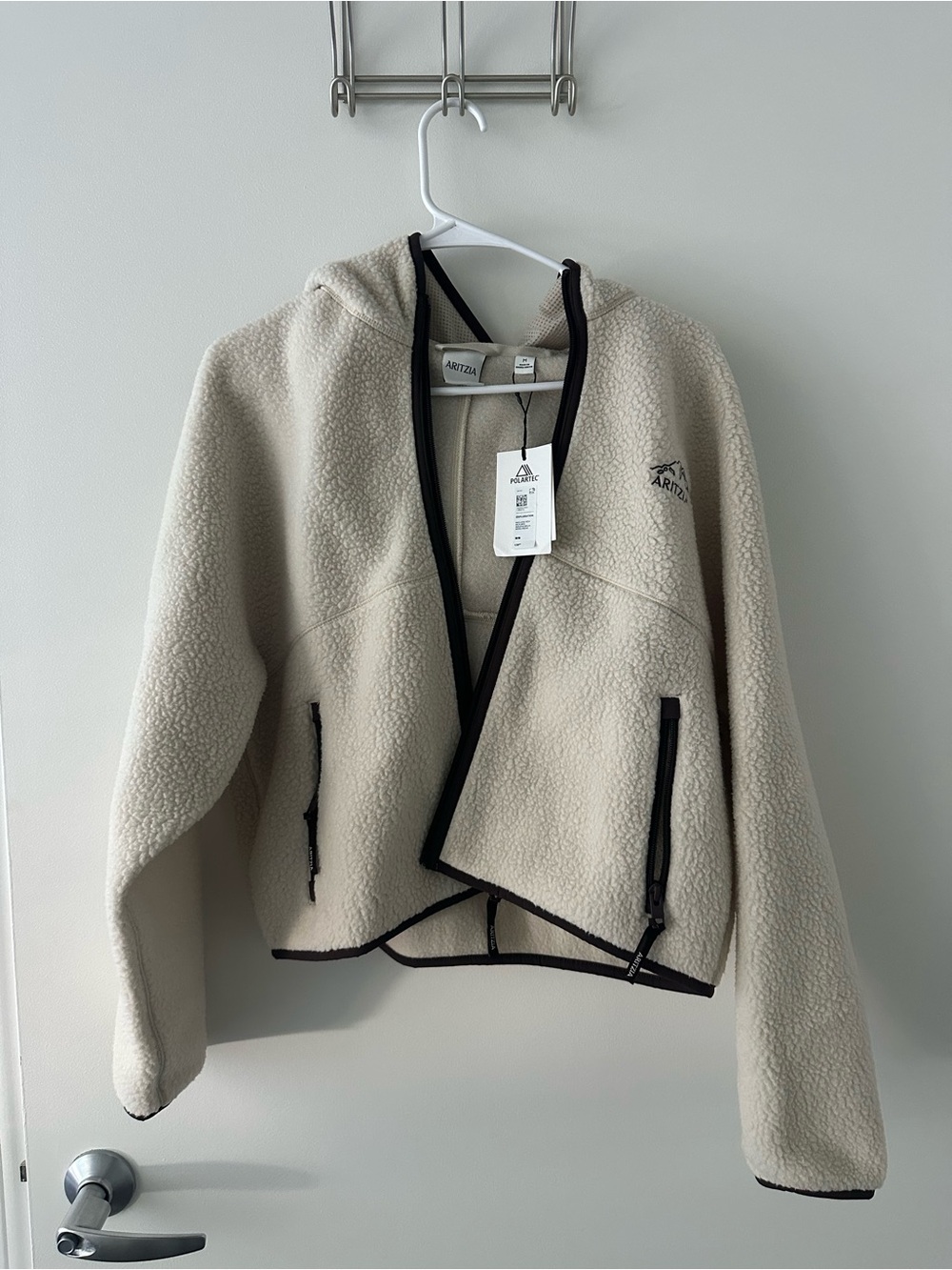 Aritzia Cream and Brown Polartec Sherpa Fleece Hooded Jacket